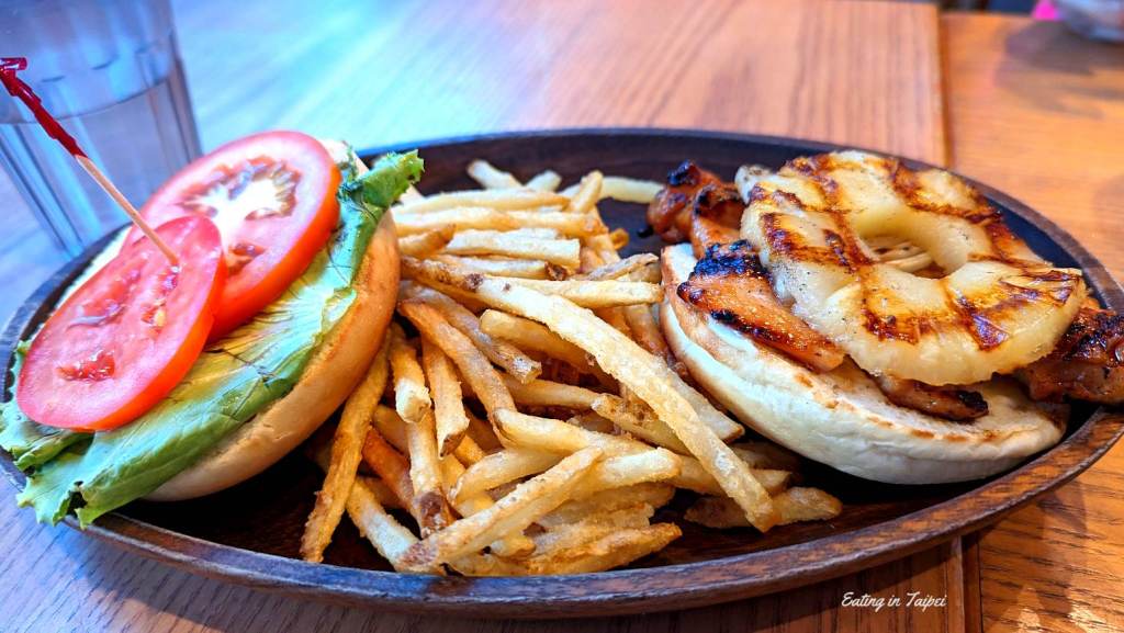 KUA'AINA Chicken Buger